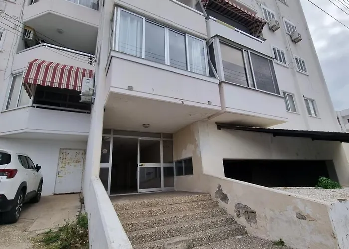 Apartment Anemone 107 *