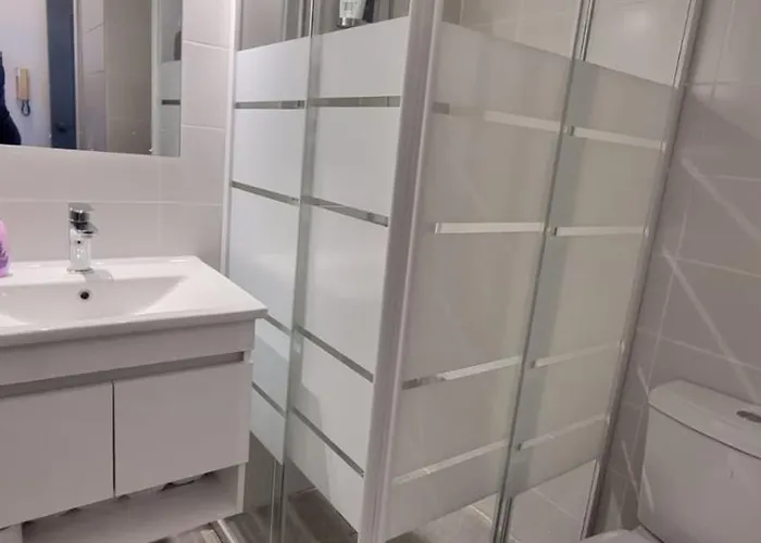 Apartment Anemone 107 *