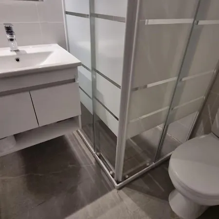 Anemone 107 * Paphos